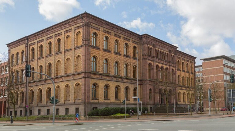 Frontalangriff auf die Versammlungsfreiheit – Widersprüchliches Urteil gegen unseren Genossen